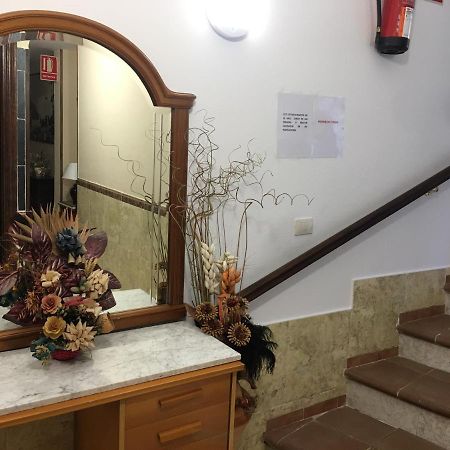 Hostal O Labrador Hotel O Hospital Екстериор снимка
