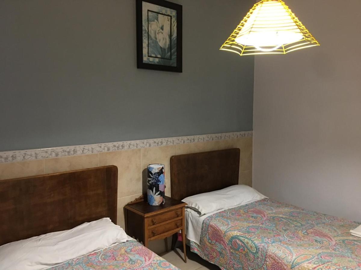 Hostal O Labrador Hotel O Hospital Екстериор снимка