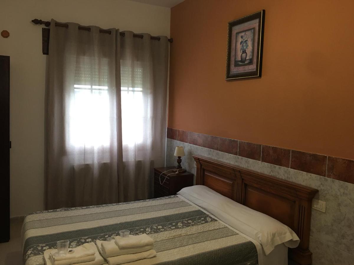 Hostal O Labrador Hotel O Hospital Екстериор снимка