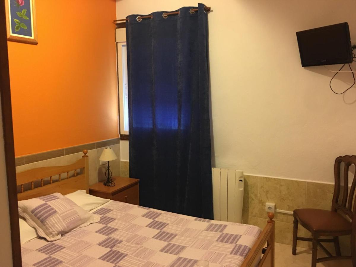 Hostal O Labrador Hotel O Hospital Екстериор снимка
