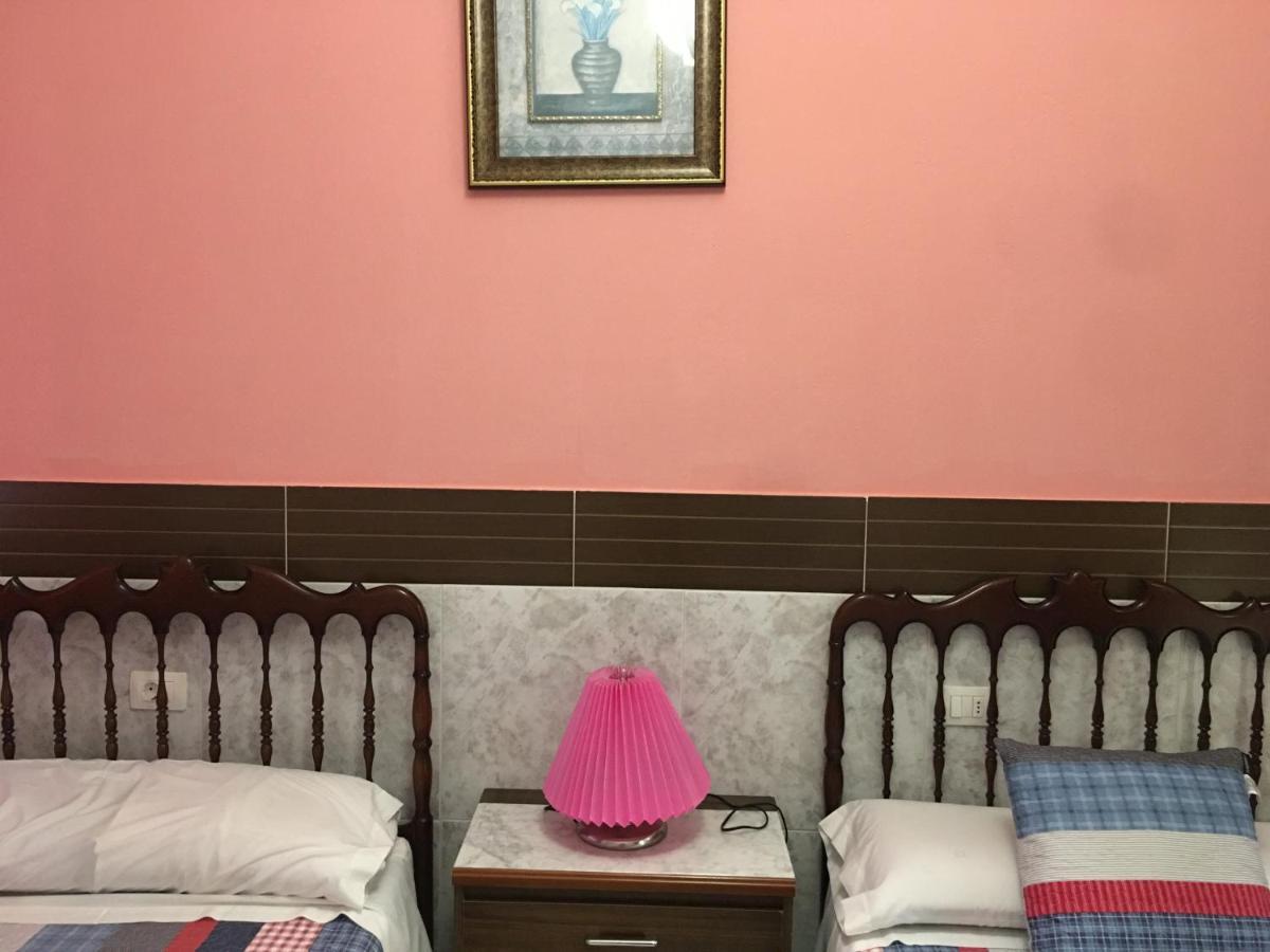 Hostal O Labrador Hotel O Hospital Екстериор снимка
