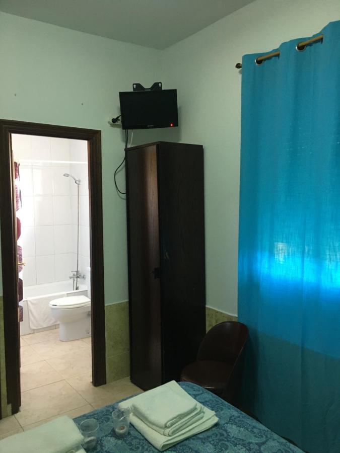 Hostal O Labrador Hotel O Hospital Екстериор снимка