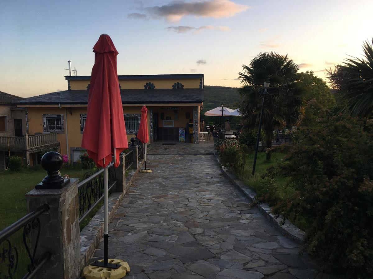 Hostal O Labrador Hotel O Hospital Екстериор снимка