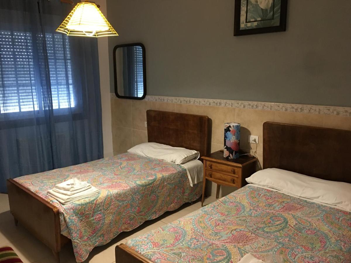 Hostal O Labrador Hotel O Hospital Екстериор снимка