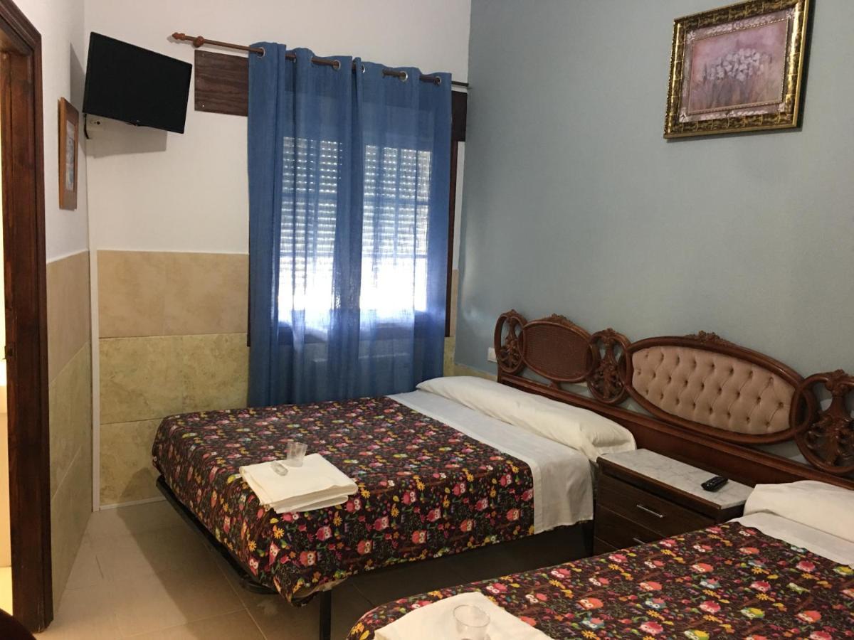 Hostal O Labrador Hotel O Hospital Екстериор снимка